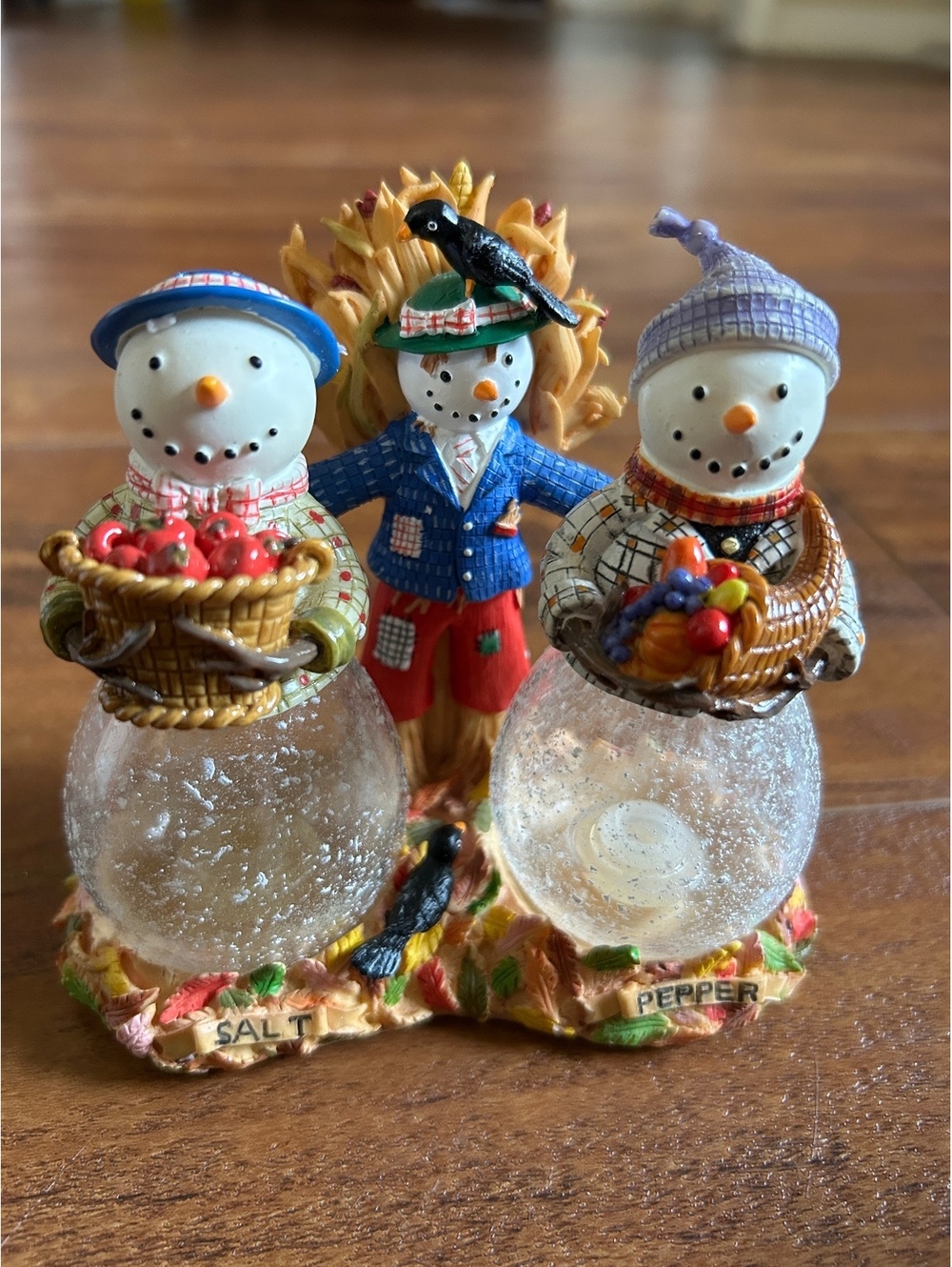 Princess House Exclusive Snowman Salt and Pepper Shaker Set with Scarecrow Stand